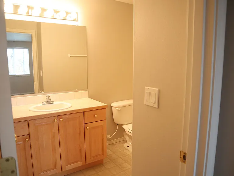 13920 NE 7th Ct — Photo 19
