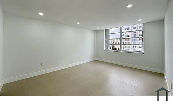 2750 NE 183rd St #1109 — Photo 10