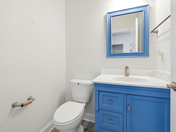 5th image of 864 Callant Dr.