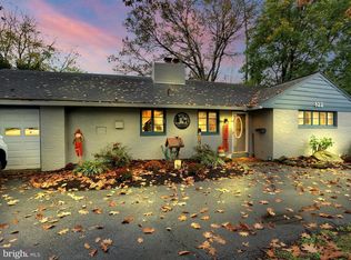 822 Grandview Rd, Akron, PA 17501