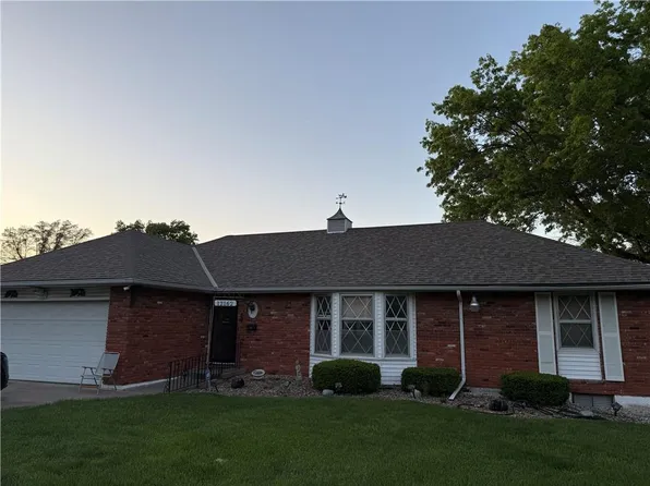 12162 E 39th Ter S, Independence, MO 64052