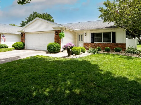 21 Brookview Dr, Fremont, OH 43420