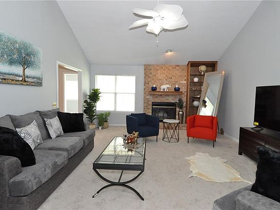 3rd image of 9806 Queensland Dr