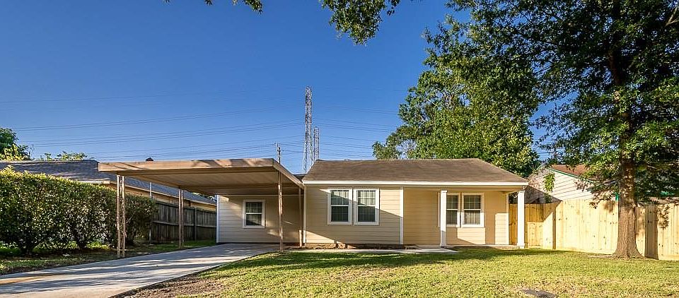 1st image of 523 Alastair Dr