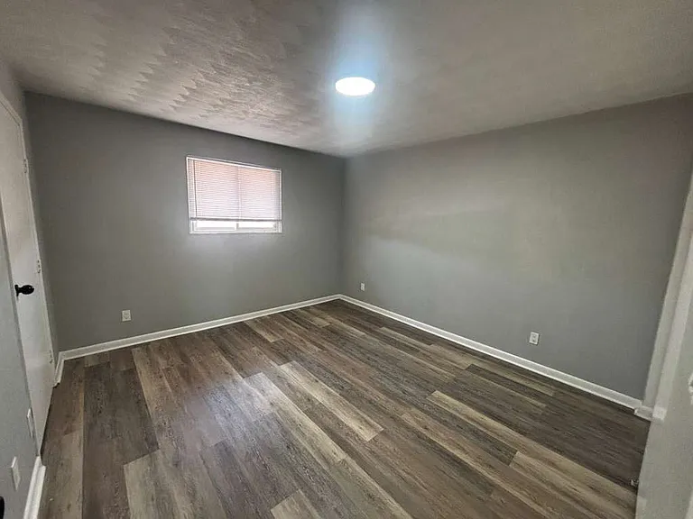 741 W Locust St #49 — Photo 9