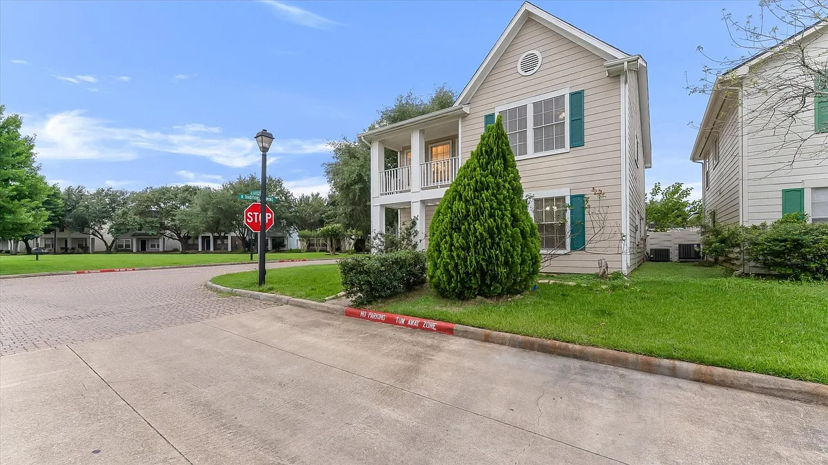 Building Photo - 3818 W Traditions Blvd