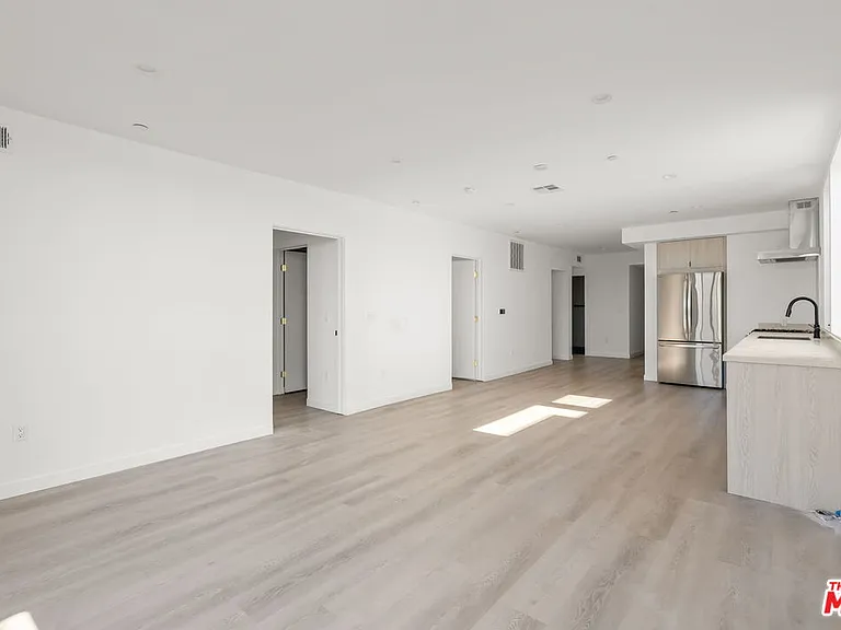 3755 S Canfield Ave #202 — Photo 5