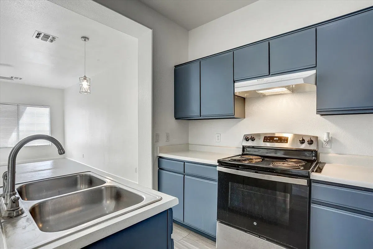 2 bed, 1184 sqft, $1,750 — Photo 4