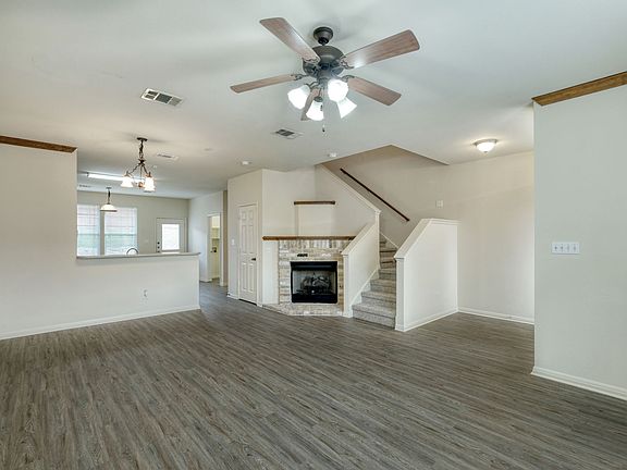 4th image of 2215 Dry Creek Dr #504