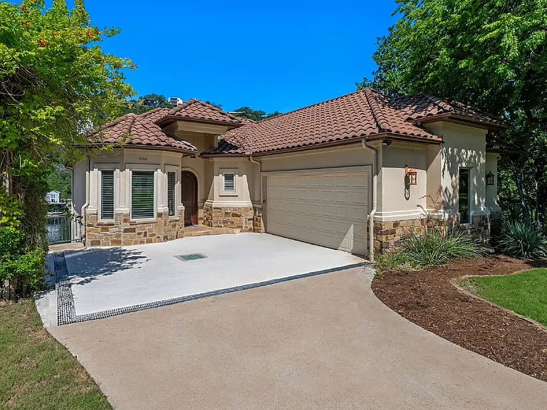 3304 Blue Jay Ln — Photo 2