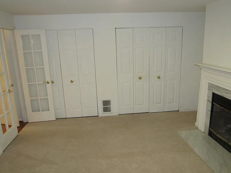 2208 Wimbledon Cir — Photo 28