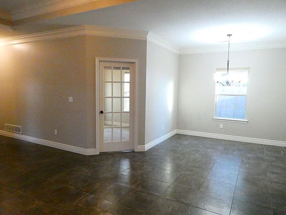 5th image of 1004 Louisville Dr