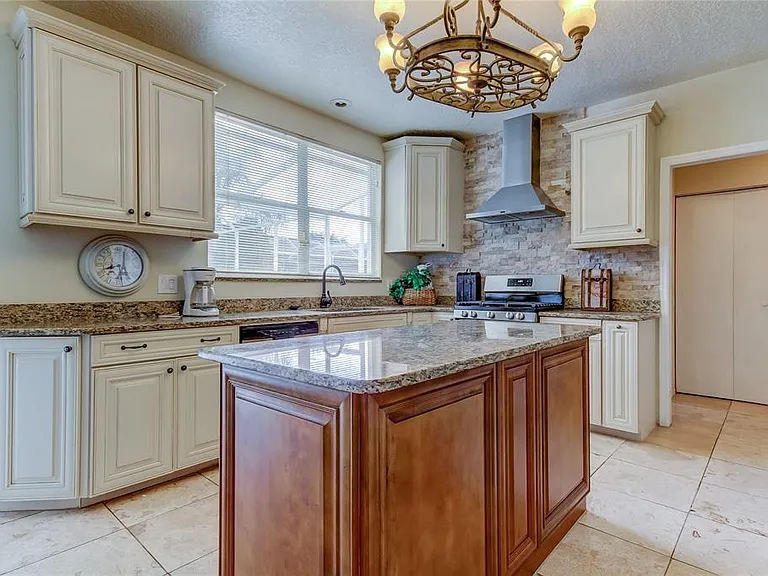 9401 Woodbay Dr — Photo 11