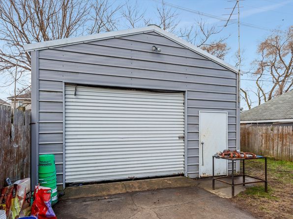 1122 Pearl St, Port Huron, MI 48060