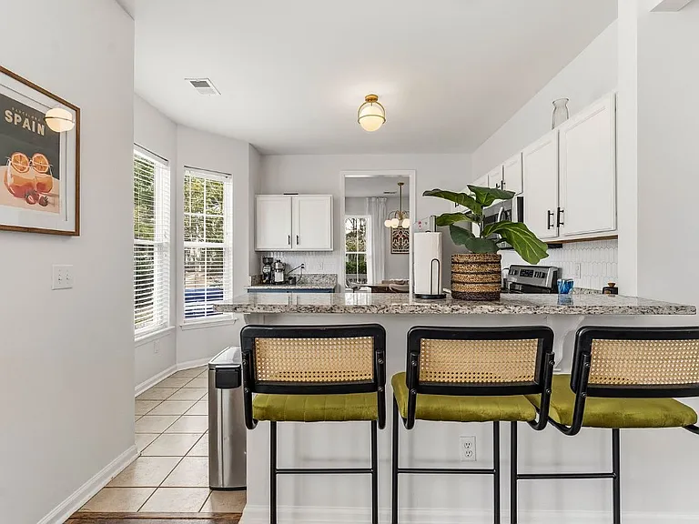 1715 Alan Brooke Dr — Photo 8