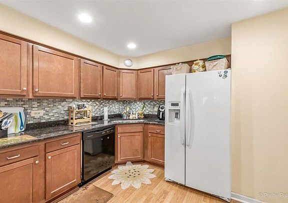 5th image of 32 N Park Blvd