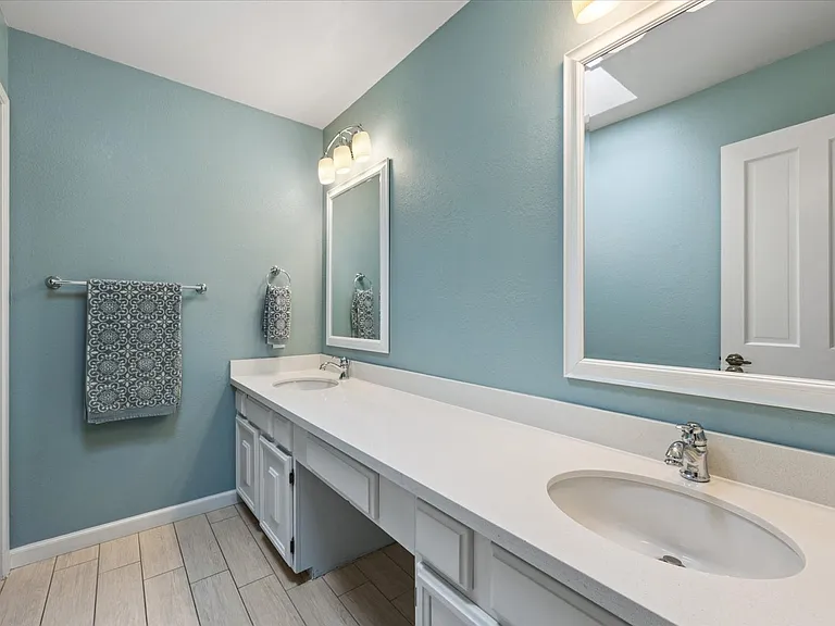 9 Heritage Ct — Photo 31