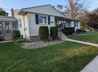9019 Bunker Hill Dr, Munster, IN 46321