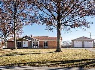 16 Tiger Dr, Wentzville, MO 63385