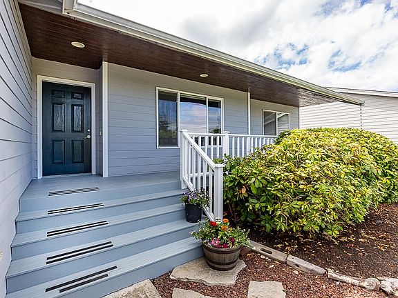 3rd image of 1532 SE Camano Drive
