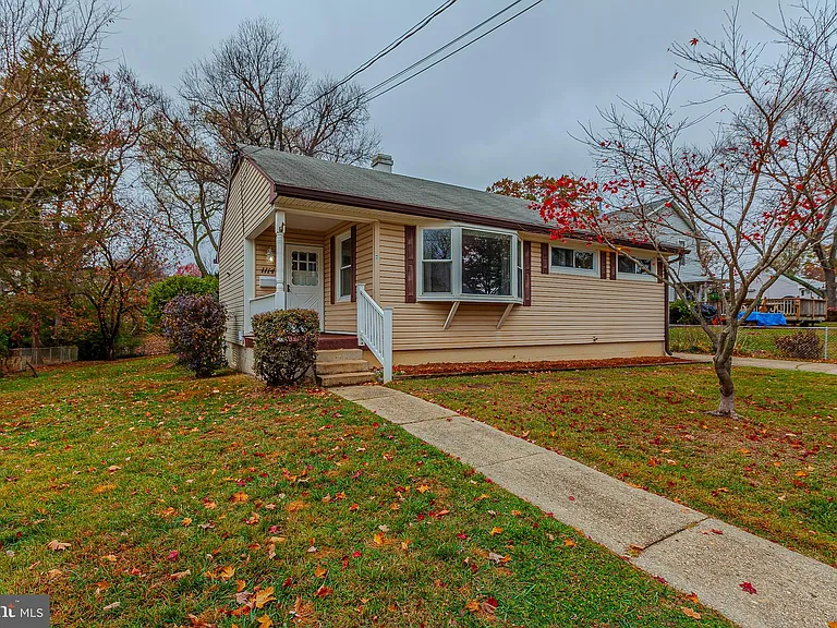 1114 Highwood Rd — Photo 5