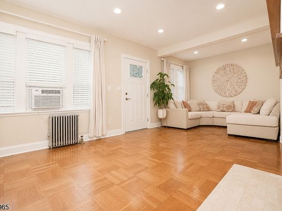 4th image of 17 Prospect St