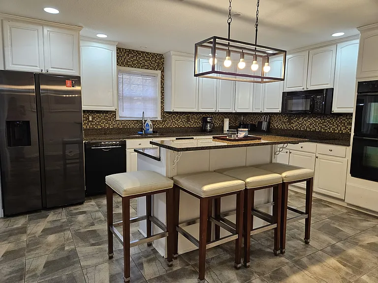 2200 Montego Dr — Photo 13
