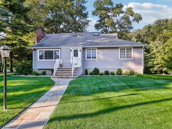 47 Roosevelt Blvd, North Caldwell Boro, NJ 07006