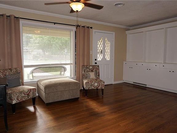 5th image of 702 Amarillo St