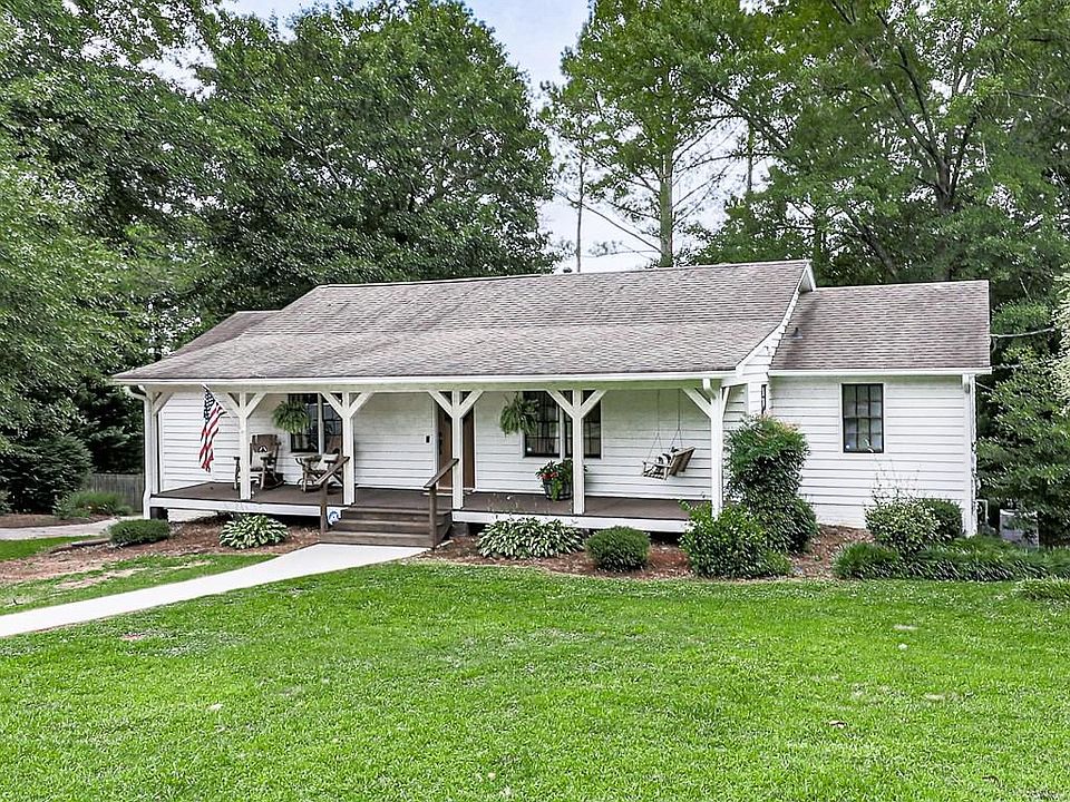 1st image of 302 Laura Ln