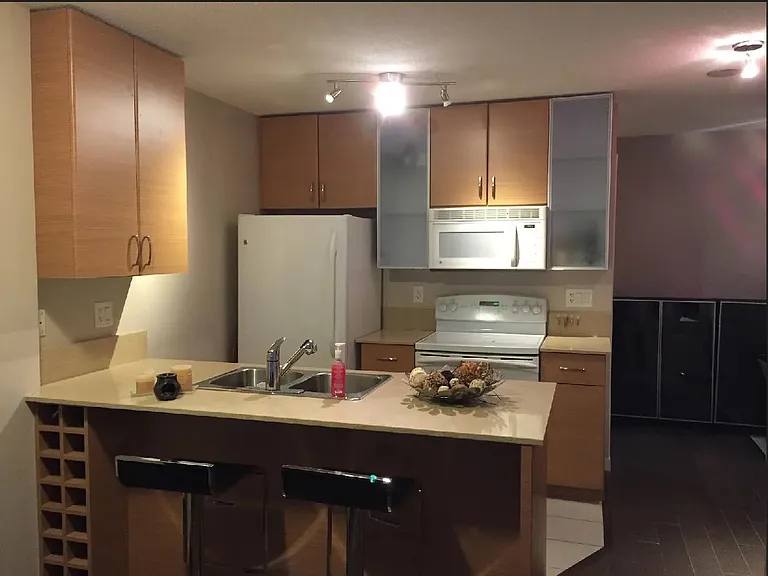 909 Mainland St #2310 — Photo 2