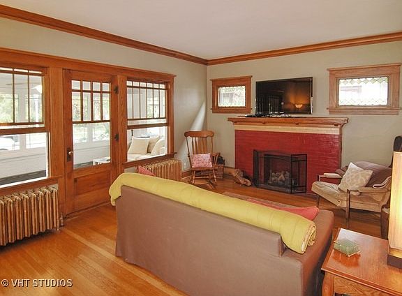 3rd image of 736 Lyman Ave