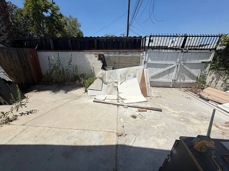12629 Tiara St — Photo 21