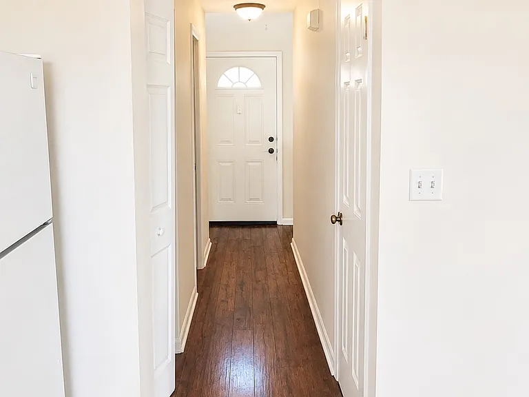 50 Carriage House Dr — Photo 6