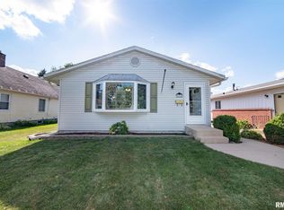 422 16th St, Silvis, IL 61282