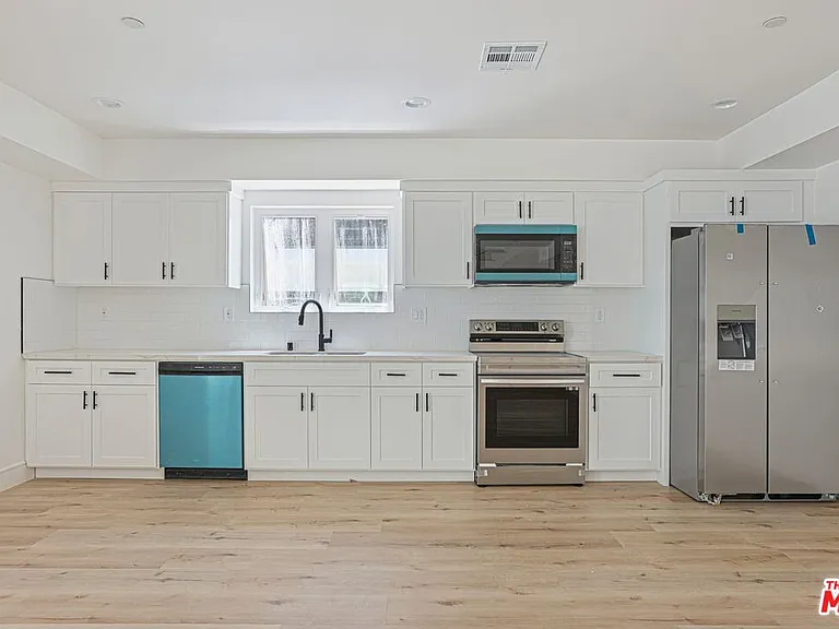 2111 Holly Dr #2 — Photo 28