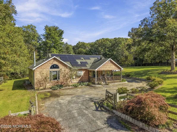 33 Havens Bridge Road, Farmingdale, NJ 07727