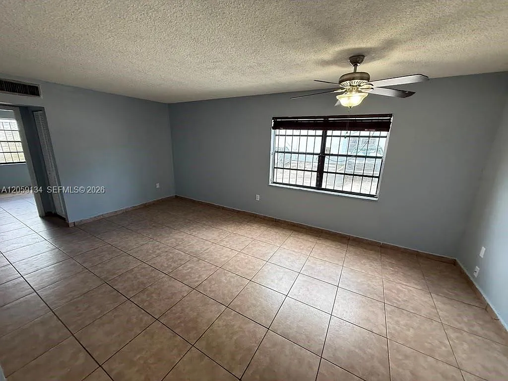 Kings Cove Condo — Photo 2