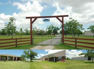 9210 N Humble Camp Rd, Dickinson, TX 77539