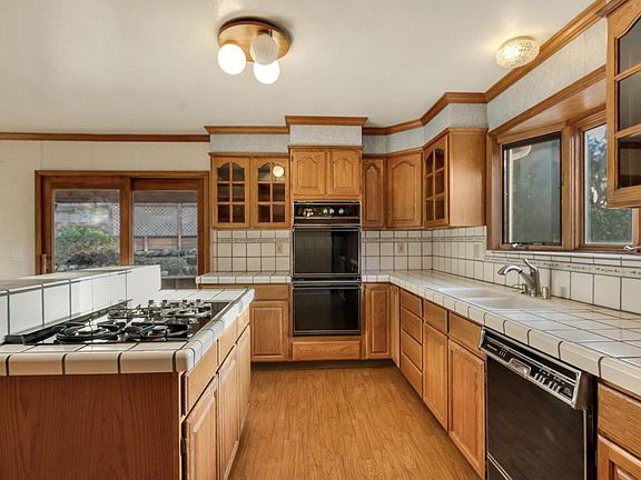 4th image of 1292 Calle Del Arroyo