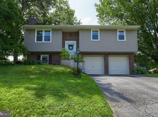 302 Donna Ave, Lancaster, PA 17603