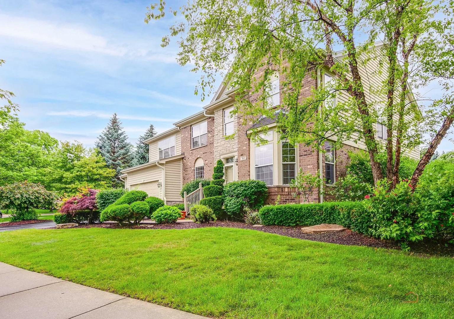 4 bed, 4.5 bath, 4093 sqft, $5,500 — Photo 3