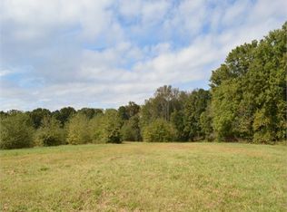 994 Bumblebee Ln, Wellford, SC 29385
