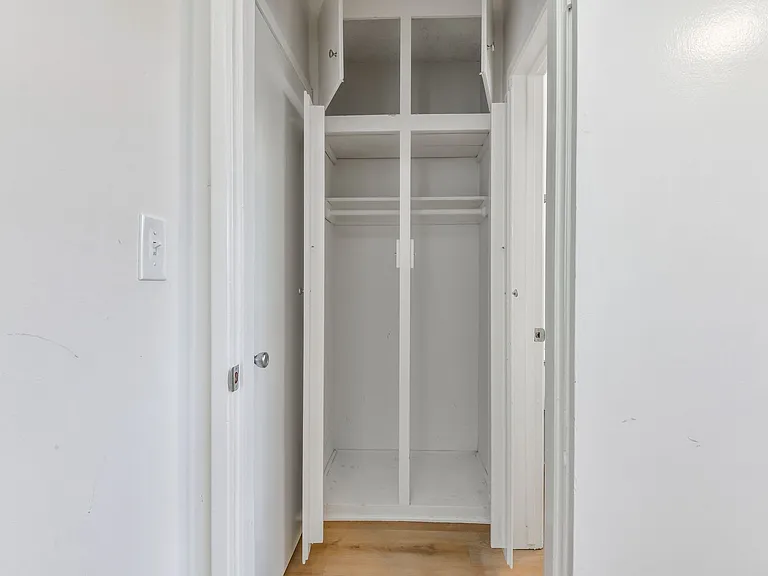 657 Milford St — Photo 16