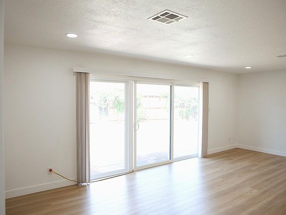 4th image of 641 W Lincoln Rd