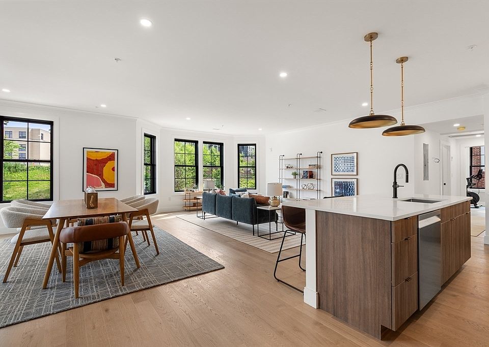 1st image of 228 Washington St #3