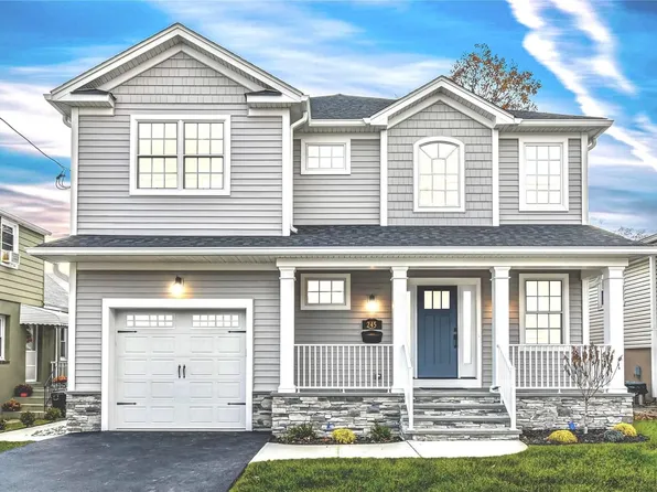 39 Alexander Drive, Syosset, NY 11791