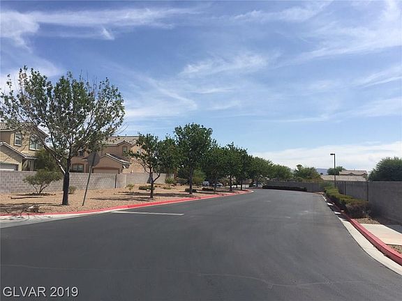 5th image of 2524 Living Rock St