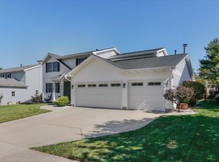 1506 Paddington Dr, Bloomington, IL 61704