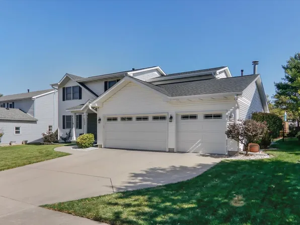 1506 Paddington Dr, Bloomington, IL 61704